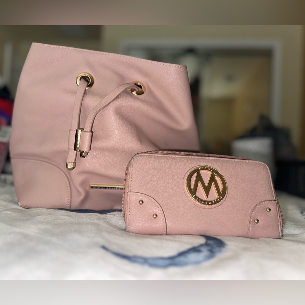 Mia K Collection purse/wallet